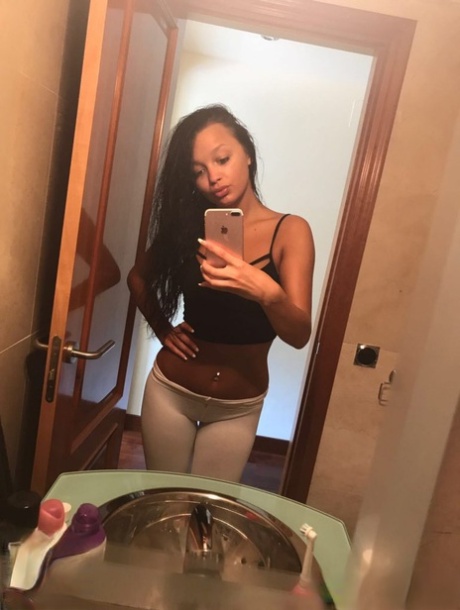 Aşaği Dudullu Genç ve Dinamik Üniversiteli Escort Bayan Zeynep